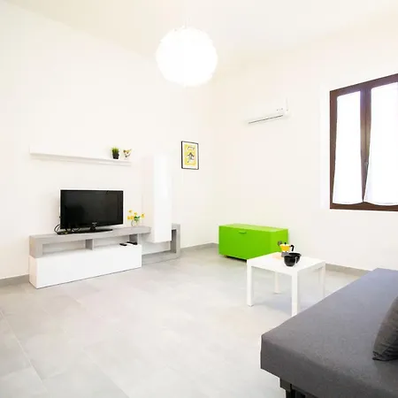 Les House - 2 By Tuscanywego Pisa