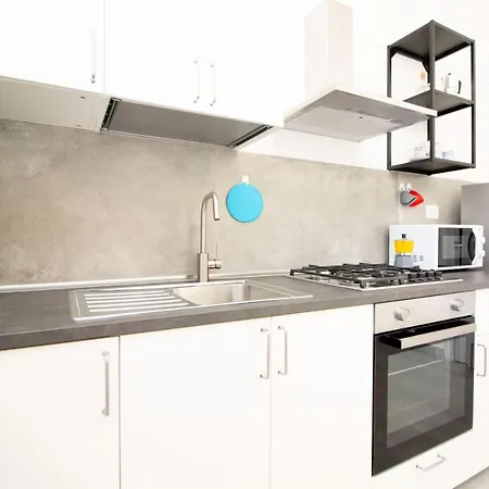 Les House - 2 By Tuscanywego Pisa