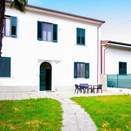 Les House - 2 By Tuscanywego Apartment